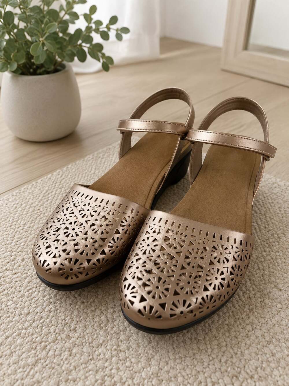 Athlefit Rose Gold Closed Toe Comfort Sandals Size 9